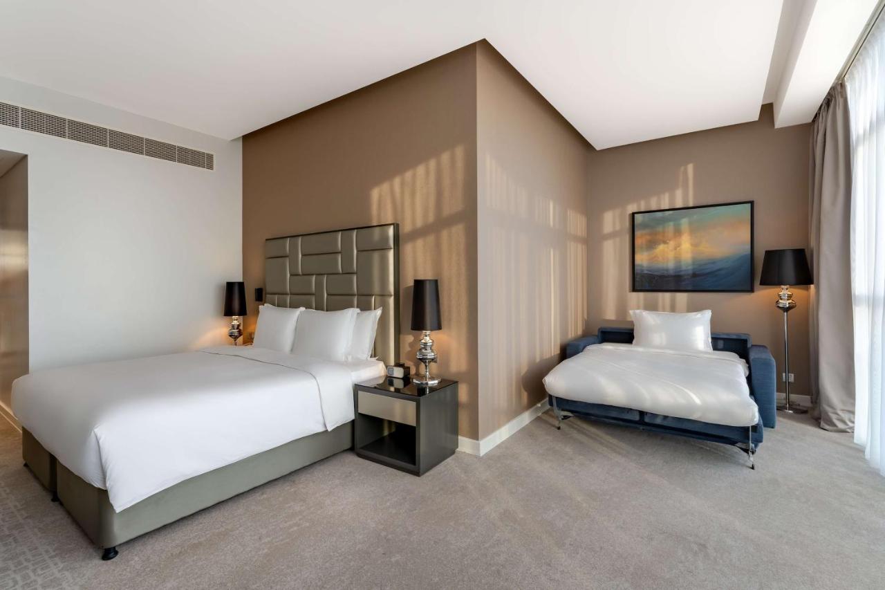 Radisson Dubai Damac Hills Hotel Bagian luar foto
