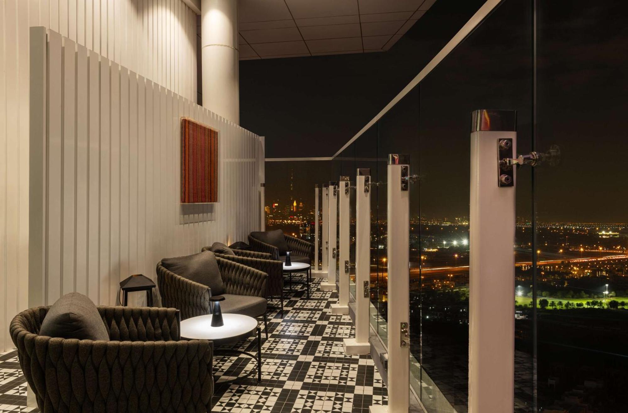 Radisson Dubai Damac Hills Hotel Bagian luar foto