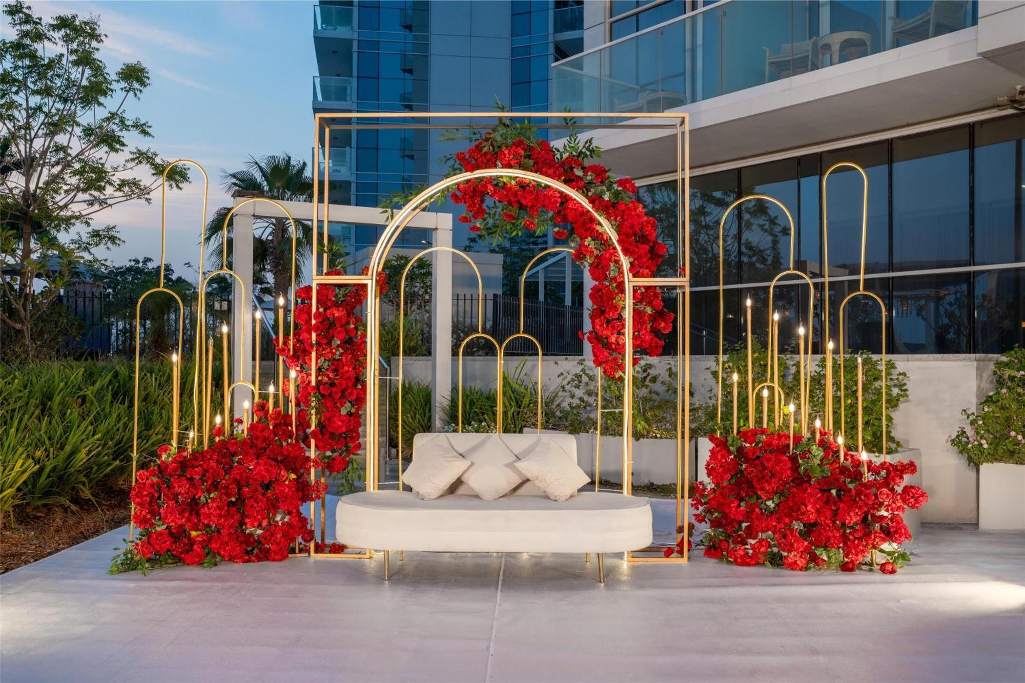 Radisson Dubai Damac Hills Hotel Bagian luar foto